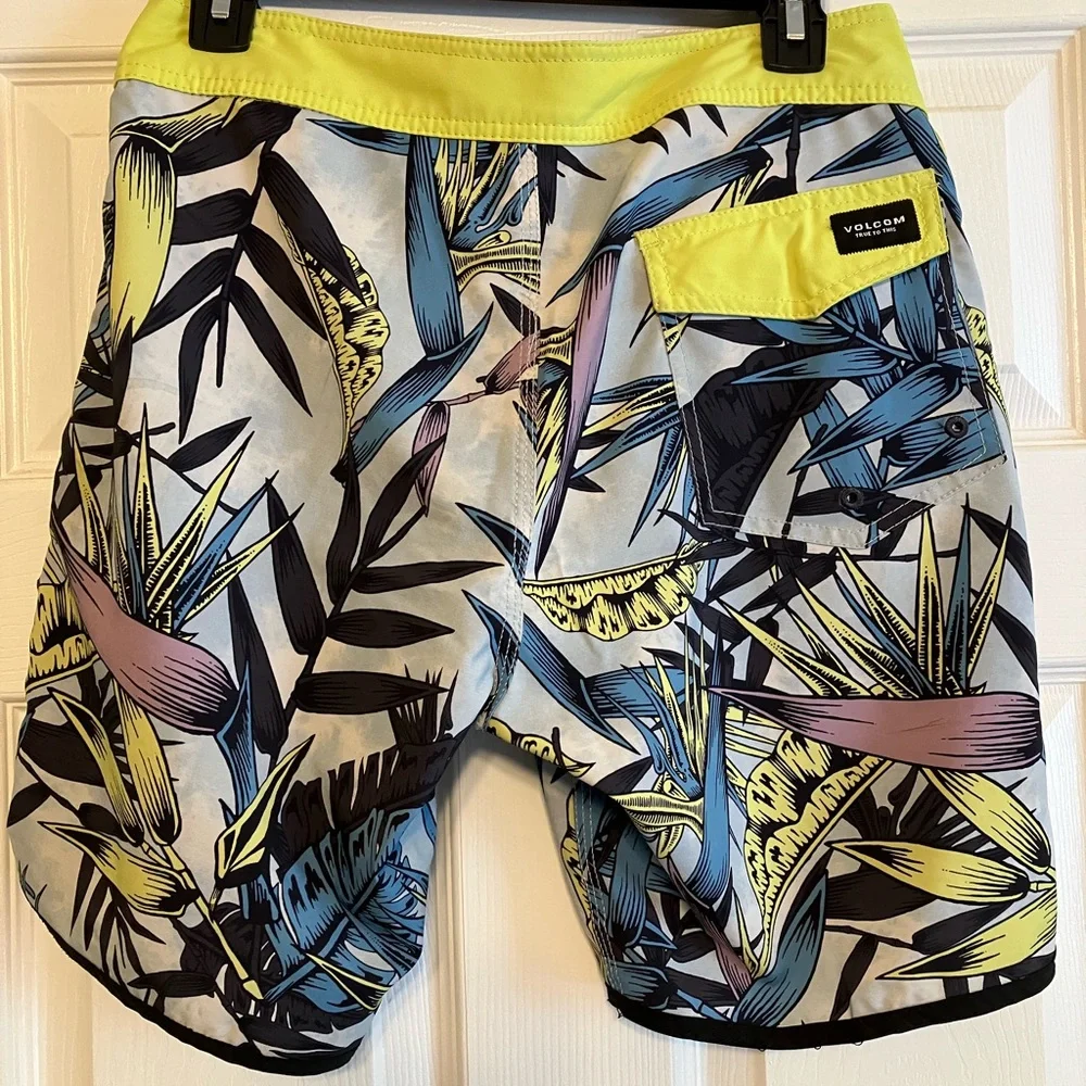 Volcom Mod-Tech Men’s swim tropical print yellow blue board shorts 28” waist S